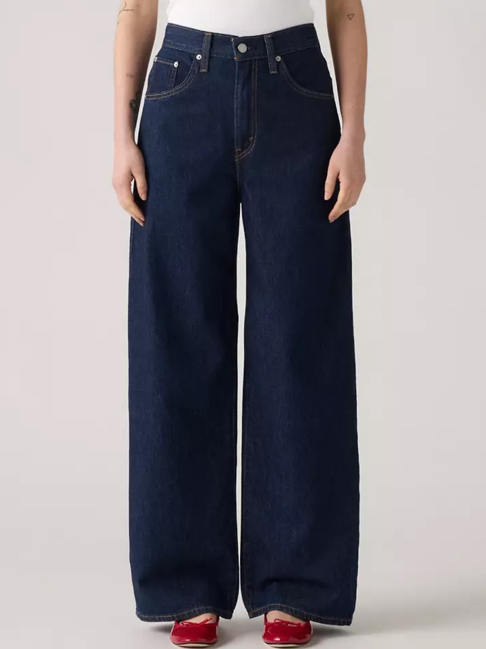 Levi’s Cinch Waist Baggy Jeans